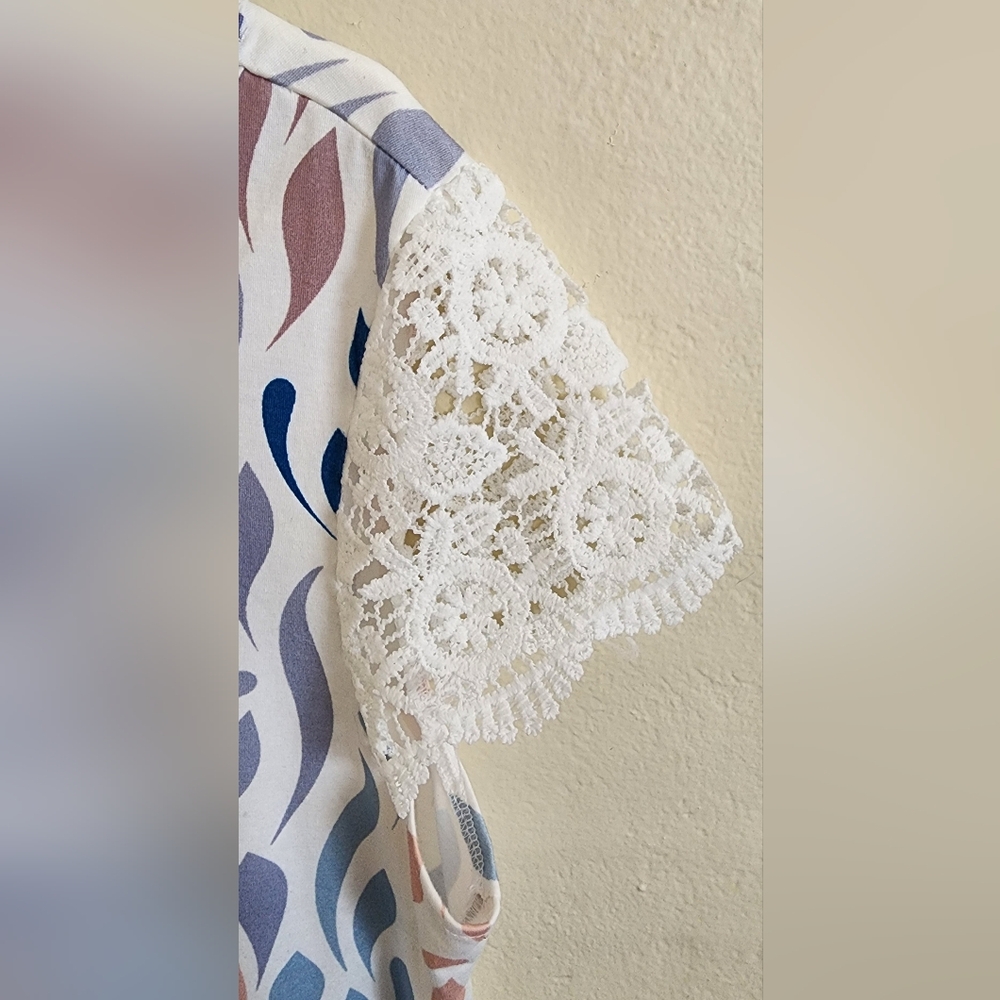 Patterned Lace Sleeve Top - Picture 6 of 11